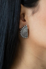 Load image into Gallery viewer, Fiercely Fanned Out - Silver Earring
