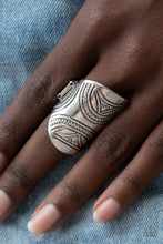 Load image into Gallery viewer, Pharaoh Party - Silver Ring
